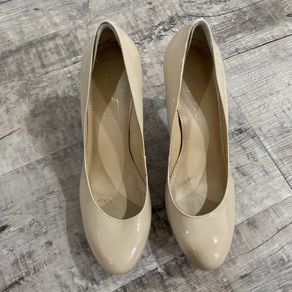 Marc Fisher round toe patent pumps - Picture 7 of 7